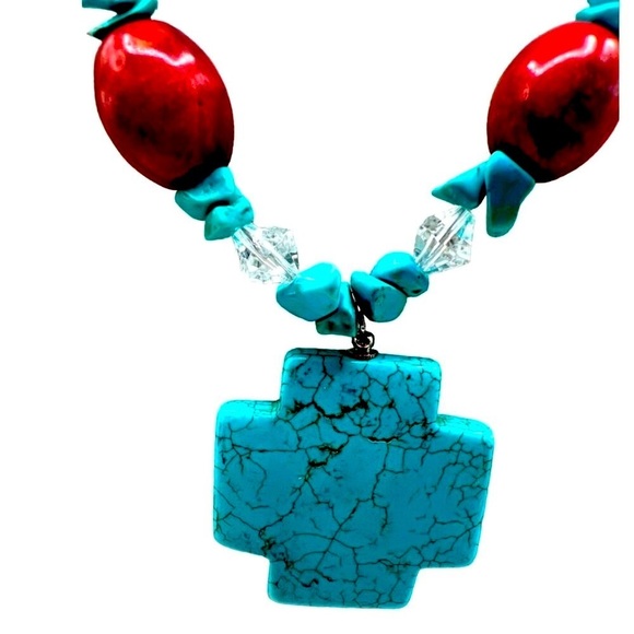 Turquoise Howlite & Red Beaded Necklace With Cross Pendant. N37 - Picture 3 of 9